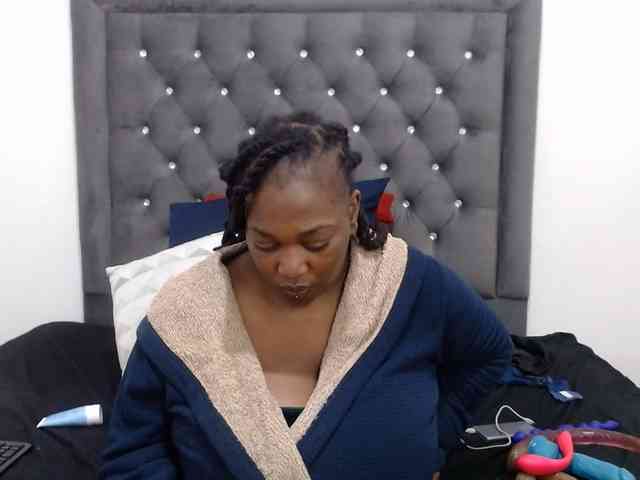 ChocSexcBeast webcam