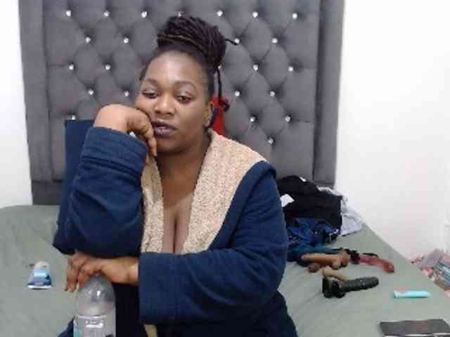 ChocSexcBeast webcam
