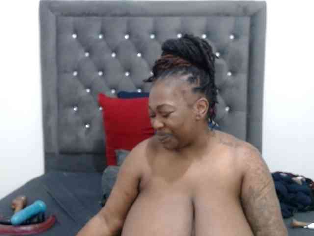 ChocSexcBeast webcam