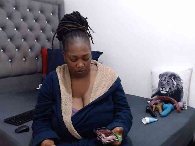 ChocSexcBeast webcam