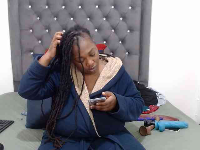 ChocSexcBeast webcam