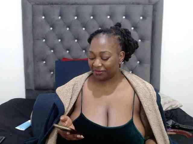 ChocSexcBeast webcam