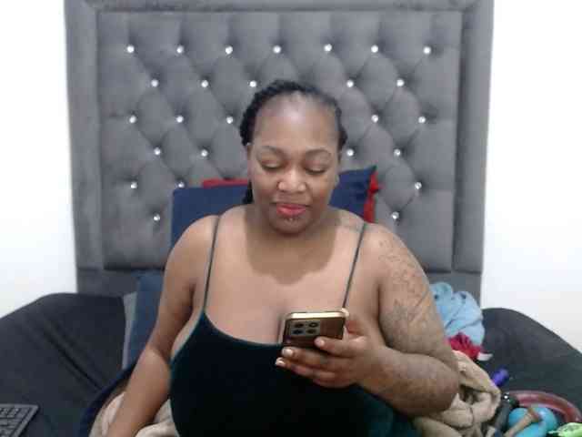 ChocSexcBeast webcam