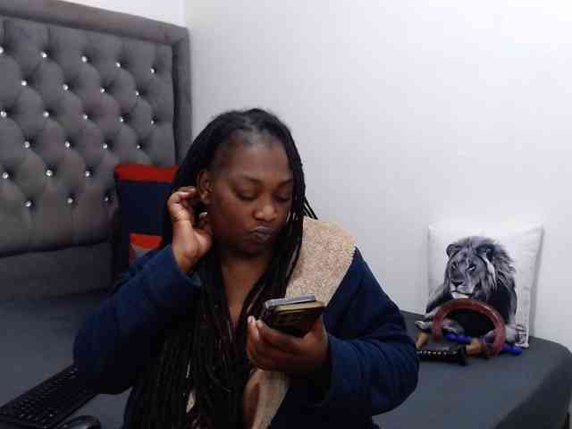 ChocSexcBeast webcam
