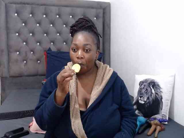 ChocSexcBeast webcam