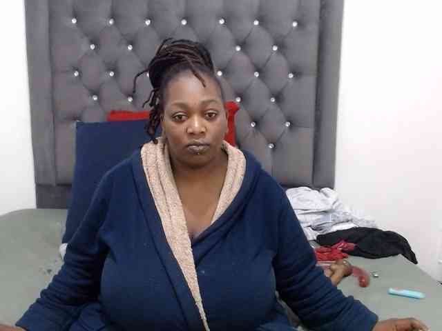 ChocSexcBeast webcam