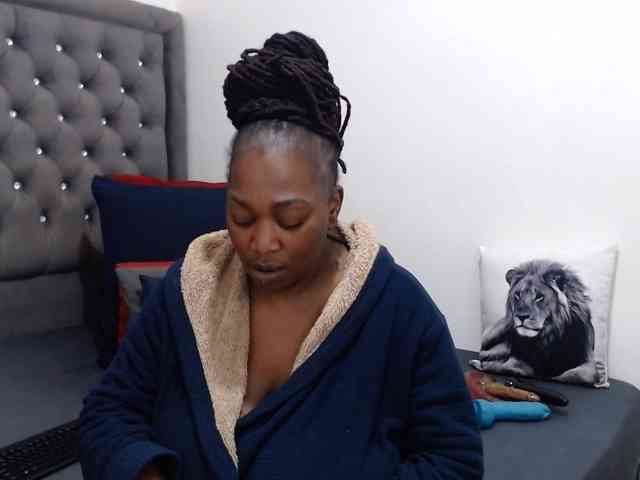 ChocSexcBeast webcam
