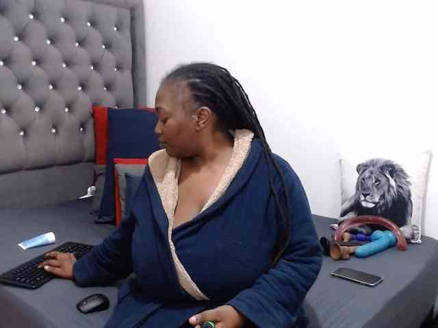 ChocSexcBeast webcam