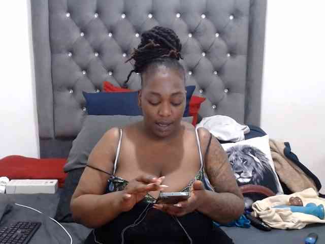 ChocSexcBeast webcam