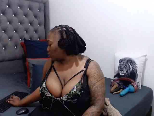 ChocSexcBeast webcam