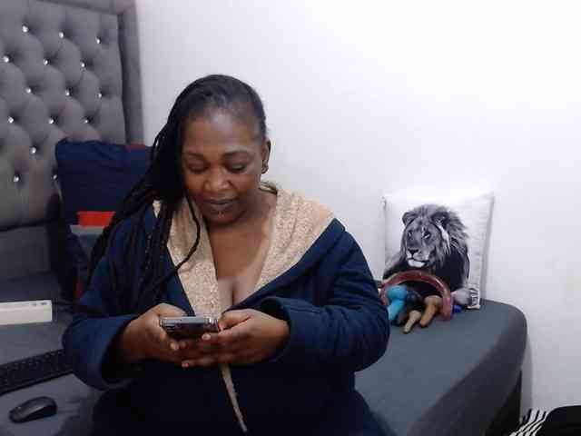 ChocSexcBeast webcam
