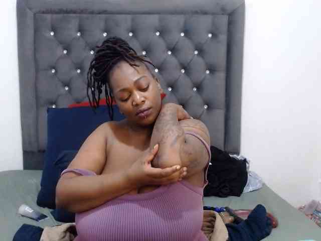 ChocSexcBeast webcam