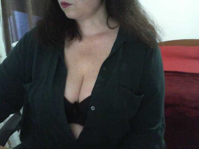 GATI, 47 y/o - Live Cam on BongaCams