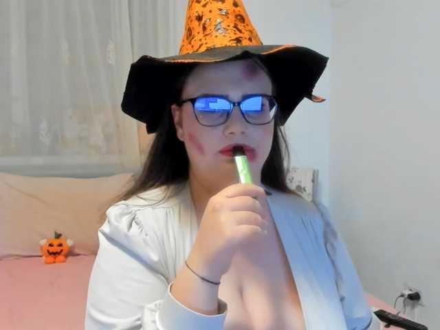 amiravyxen live cam on BongaCams