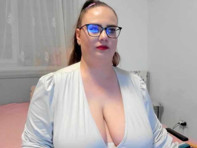 amiravyxen live on BongaCams