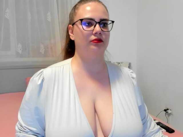 amiravyxen live cam on BongaCams