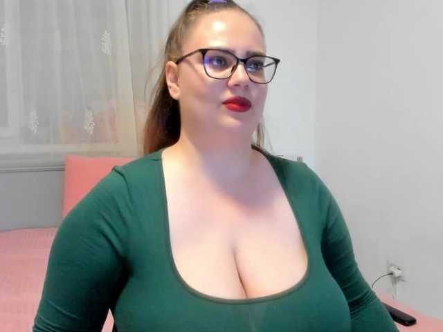amiravyxen live cam on BongaCams