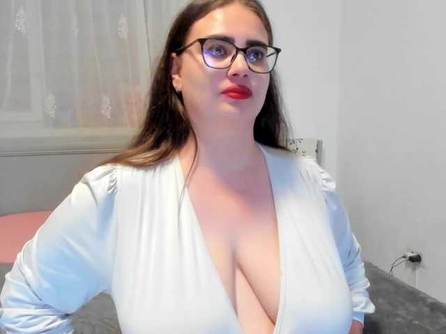amiravyxen live cam on BongaCams