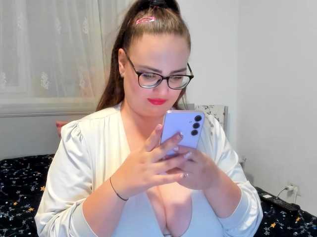 amiravyxen live cam on BongaCams
