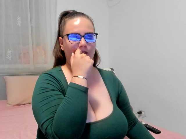 amiravyxen live cam on BongaCams