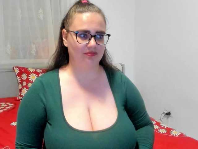 amiravyxen live cam on BongaCams