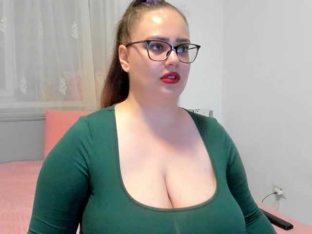 amiravyxen live cam on BongaCams