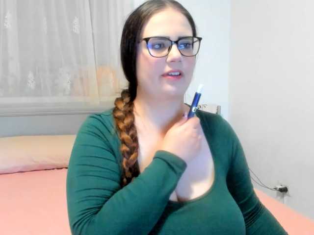 amiravyxen live cam preview