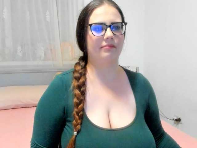 amiravyxen live cam on BongaCams