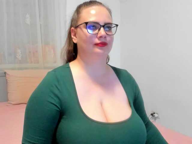 amiravyxen live cam on BongaCams