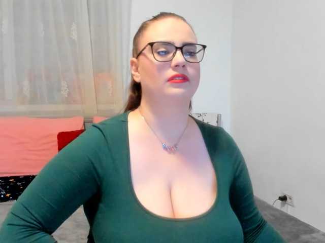 amiravyxen live cam on BongaCams