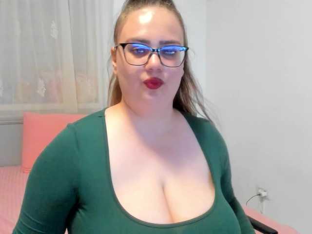 amiravyxen live cam on BongaCams