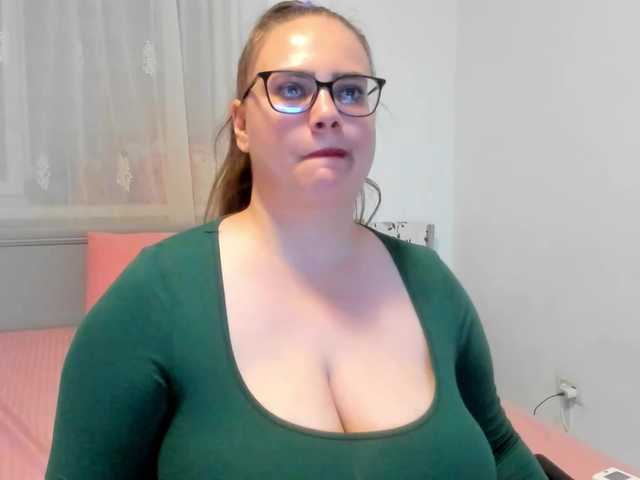 amiravyxen live cam on BongaCams