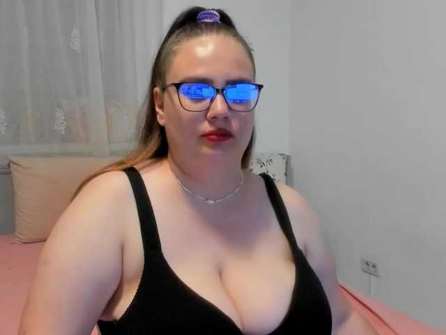 amiravyxen live cam on BongaCams