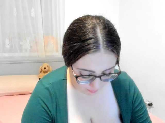 amiravyxen live cam on BongaCams