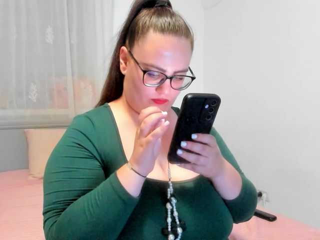 amiravyxen live cam on BongaCams