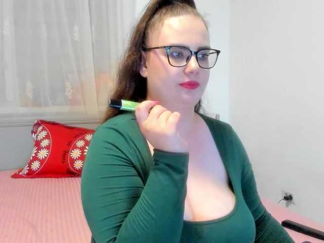 amiravyxen live cam on BongaCams
