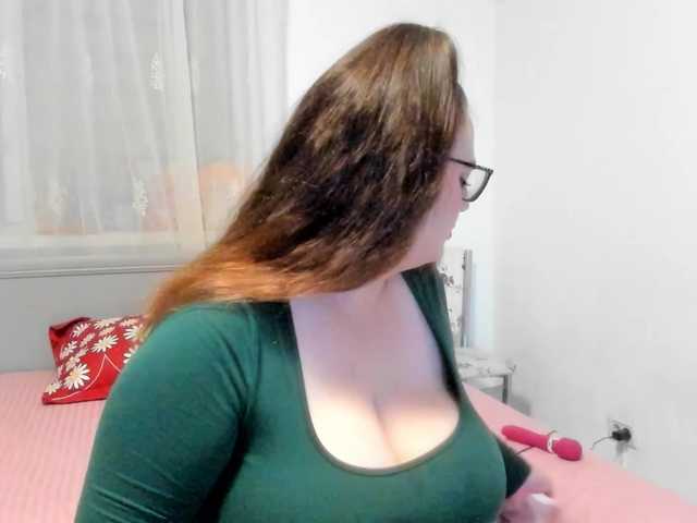amiravyxen live cam on BongaCams