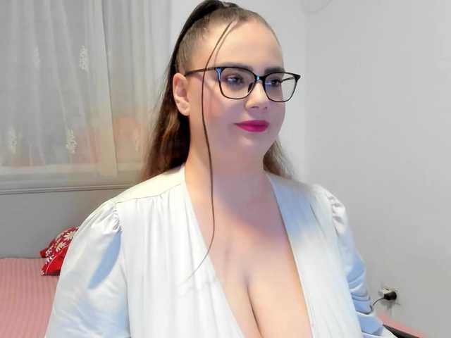 amiravyxen live cam on BongaCams