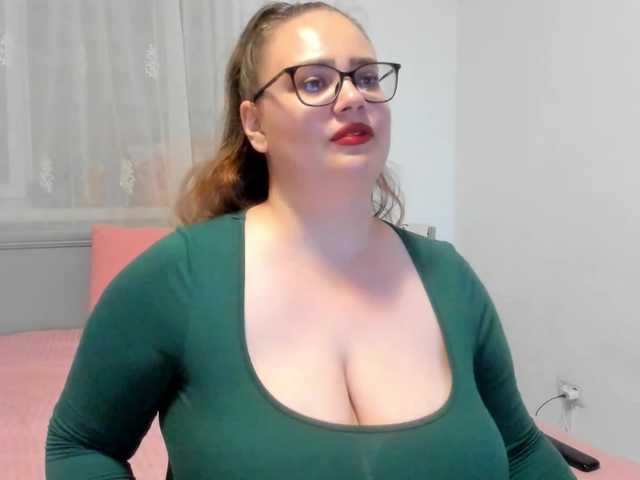 amiravyxen live webcam show