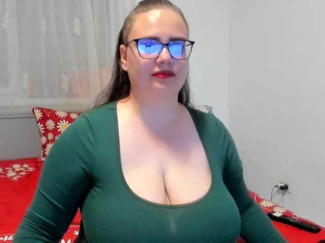 amiravyxen live cam on BongaCams