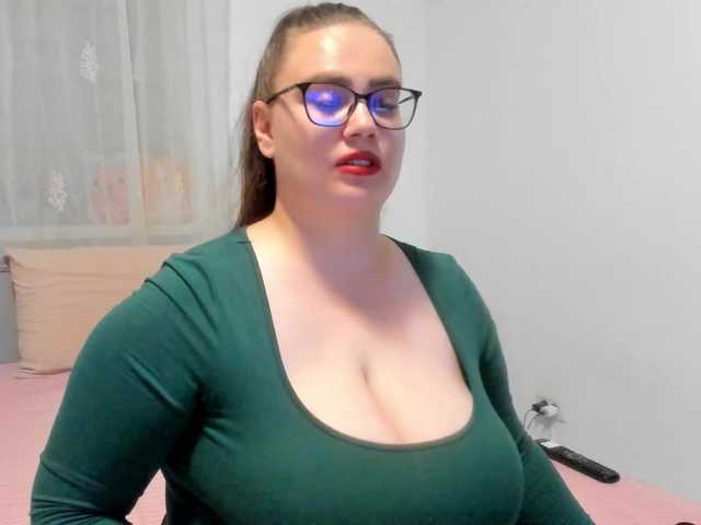 amiravyxen live cam on BongaCams