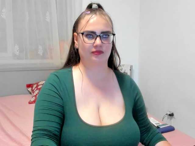 amiravyxen live cam on BongaCams