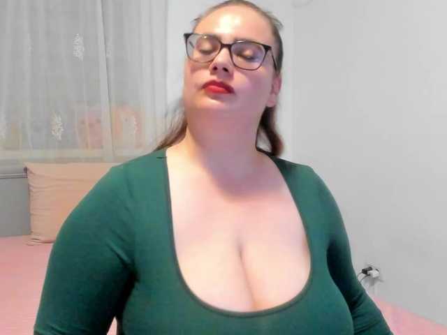 amiravyxen live cam on BongaCams