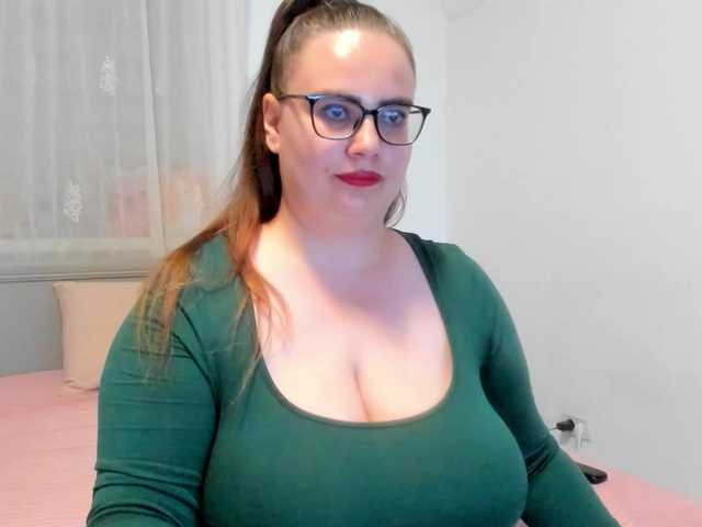 amiravyxen live cam on BongaCams