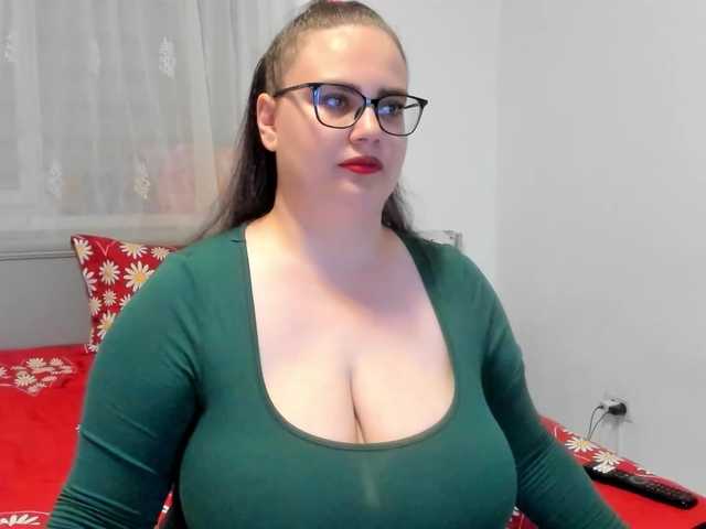 amiravyxen live cam on BongaCams