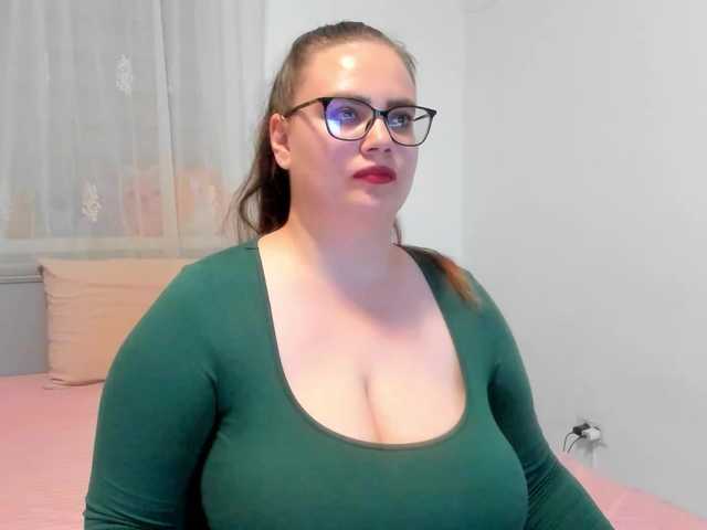 amiravyxen live cam on BongaCams