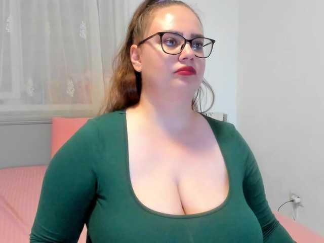 amiravyxen live cam on BongaCams