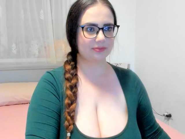 amiravyxen live cam preview