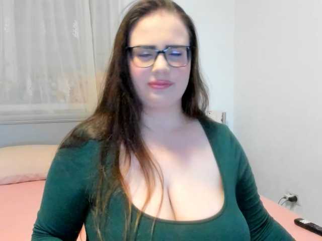 amiravyxen live cam on BongaCams