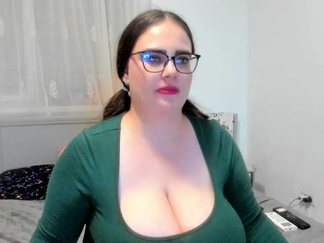 amiravyxen live cam on BongaCams